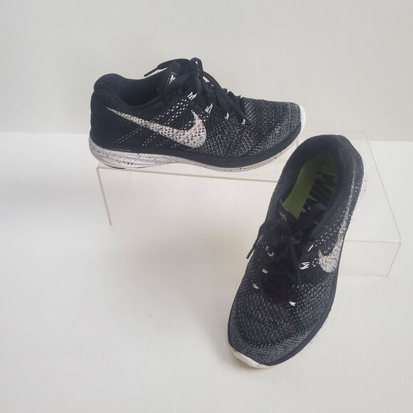 Nike Shoes - Nike Flyknit Women's Sneakers Size 7.5 Black White Oreo Running Flyknit Lunar 3